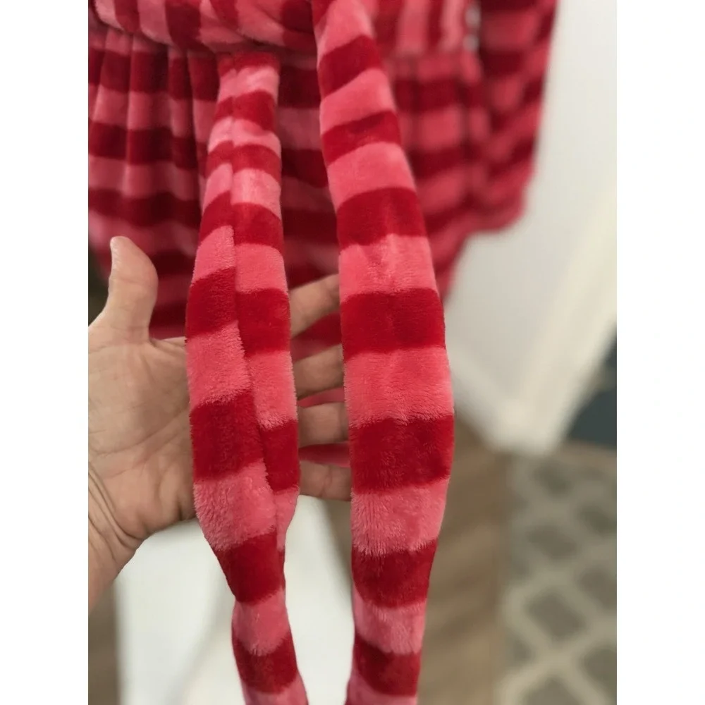 Kate Spade Soft Plush Robe Sz M Wrap Belt Tie Chenille Red Pink Stripe Cozy Pink